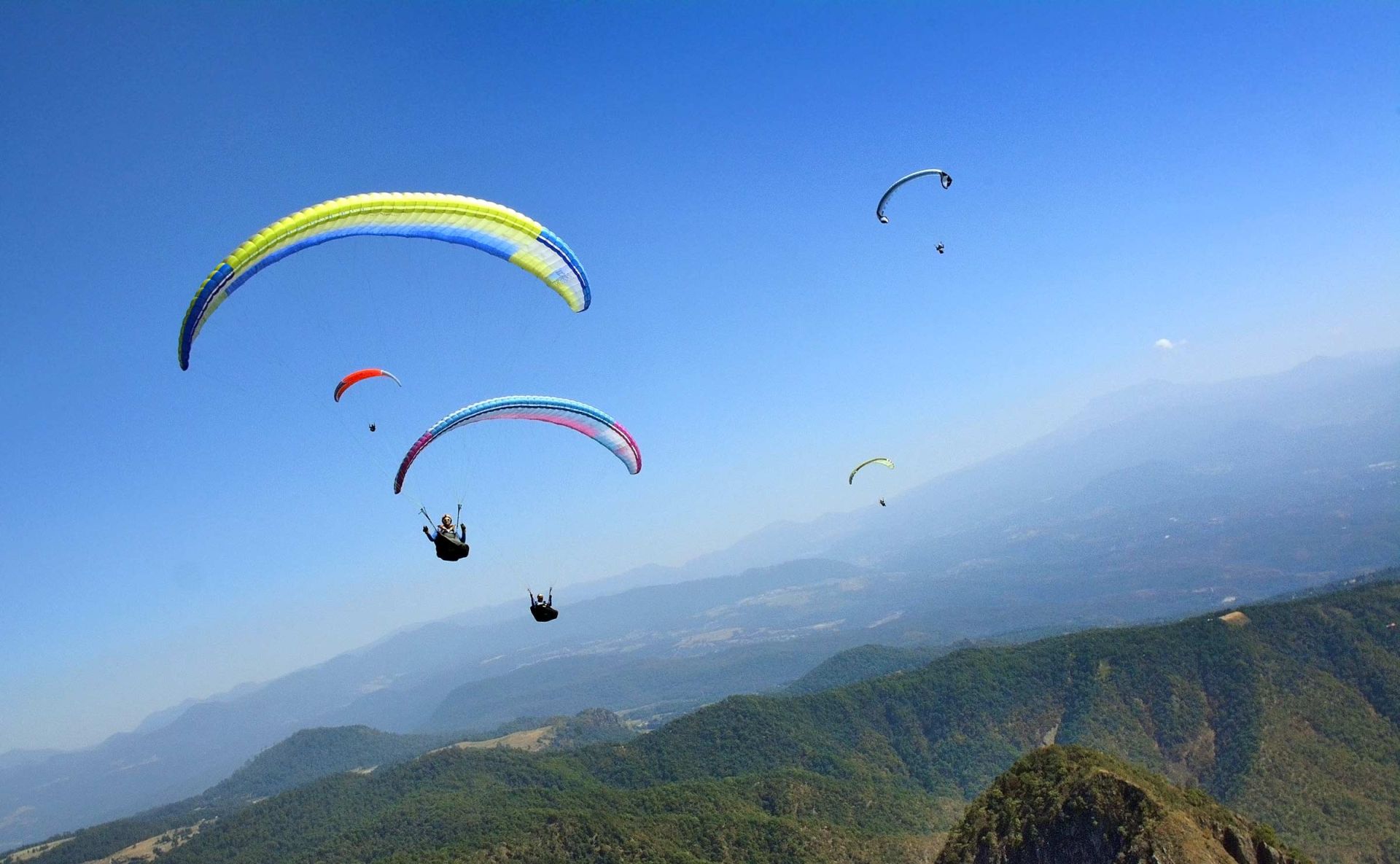 Home - FLUMEN paragliding school in Valle de Bravo Mexico