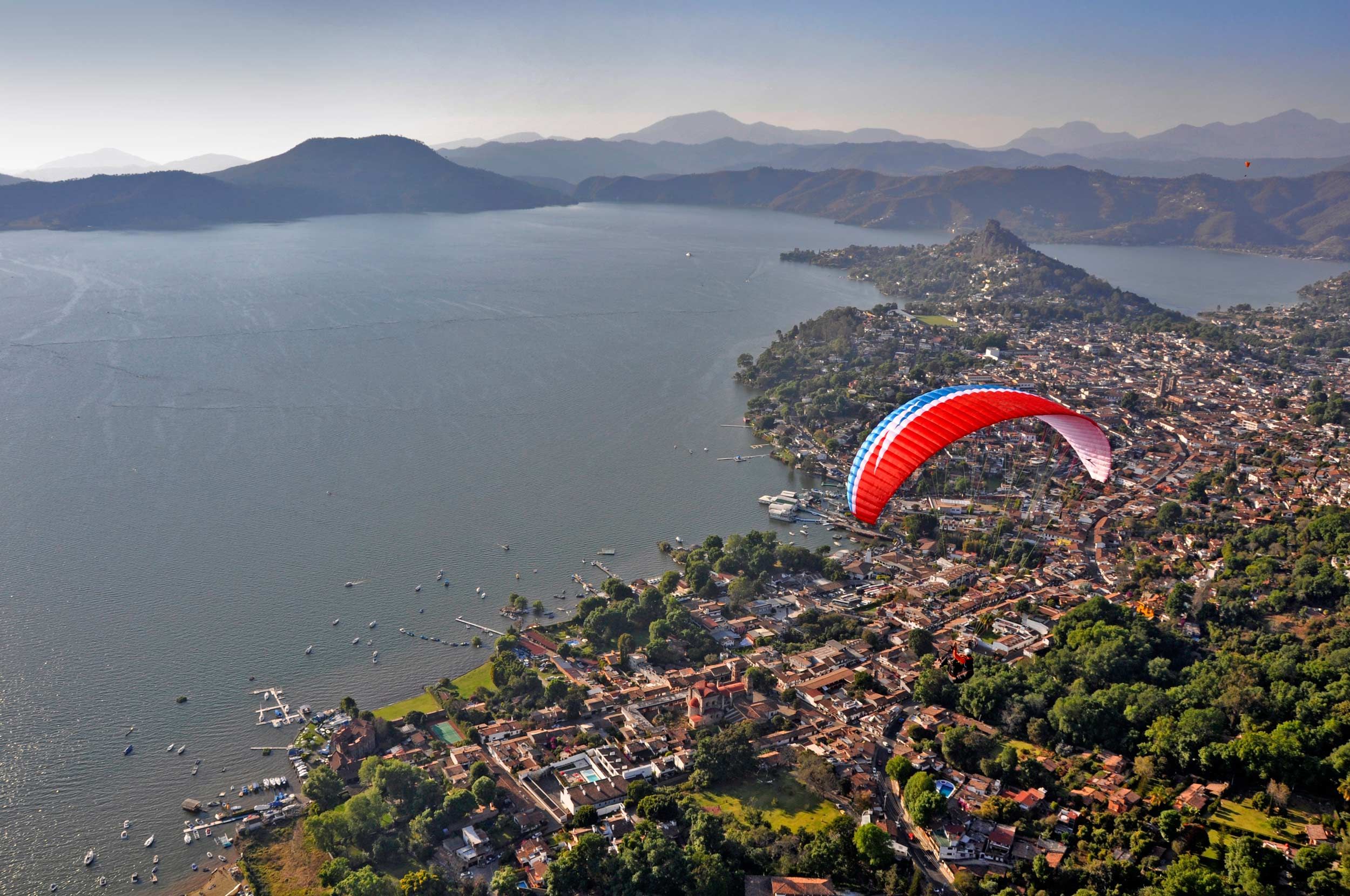 Home - FLUMEN paragliding school in Valle de Bravo Mexico